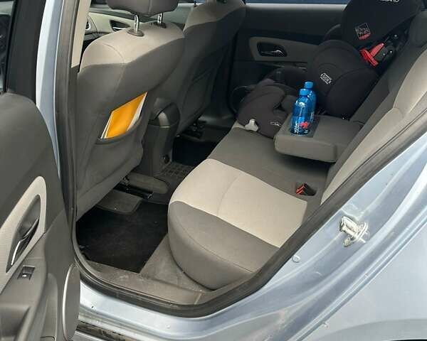 Синий Шевроле Круз, объемом двигателя 1.8 л и пробегом 231 тыс. км за 6400 $, фото 3 на Automoto.ua