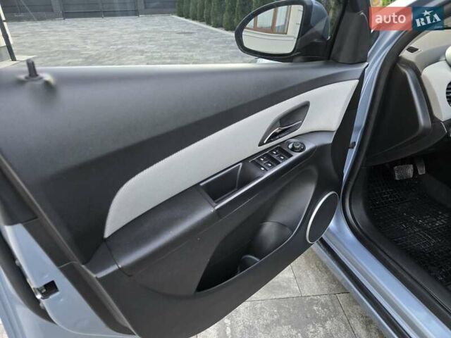 Синий Шевроле Круз, объемом двигателя 2 л и пробегом 127 тыс. км за 6950 $, фото 11 на Automoto.ua