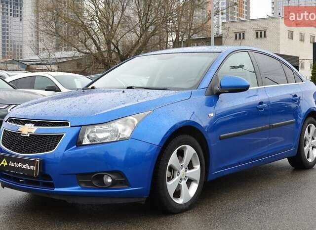 Синий Шевроле Круз, объемом двигателя 2 л и пробегом 160 тыс. км за 8999 $, фото 2 на Automoto.ua