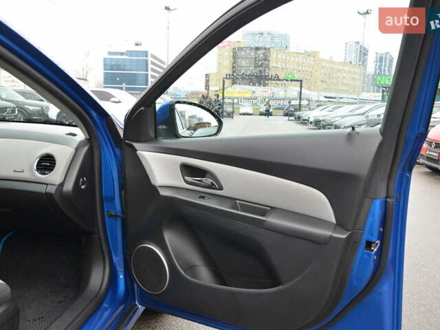 Синий Шевроле Круз, объемом двигателя 2 л и пробегом 160 тыс. км за 8999 $, фото 31 на Automoto.ua