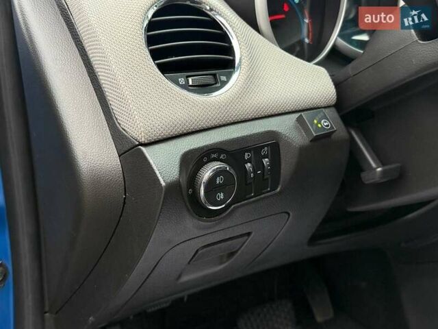 Синий Шевроле Круз, объемом двигателя 1.6 л и пробегом 155 тыс. км за 8700 $, фото 9 на Automoto.ua