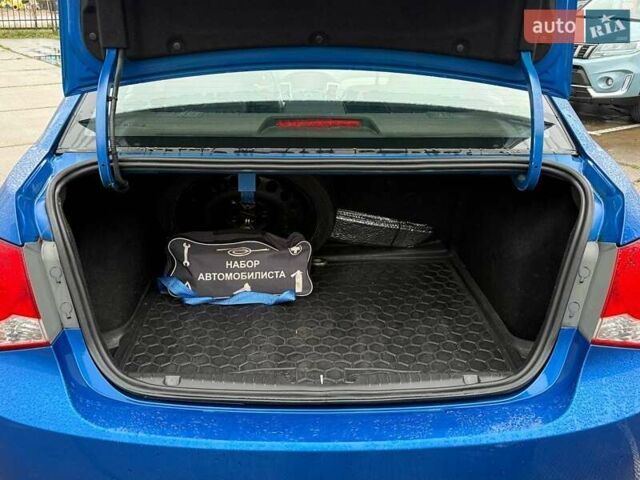 Синий Шевроле Круз, объемом двигателя 1.6 л и пробегом 155 тыс. км за 8700 $, фото 17 на Automoto.ua