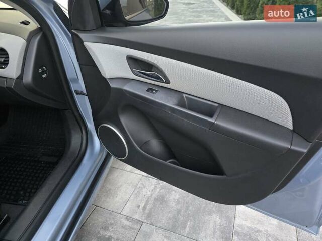 Синий Шевроле Круз, объемом двигателя 2 л и пробегом 127 тыс. км за 6950 $, фото 26 на Automoto.ua