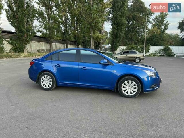 Синий Шевроле Круз, объемом двигателя 1.8 л и пробегом 127 тыс. км за 7500 $, фото 11 на Automoto.ua