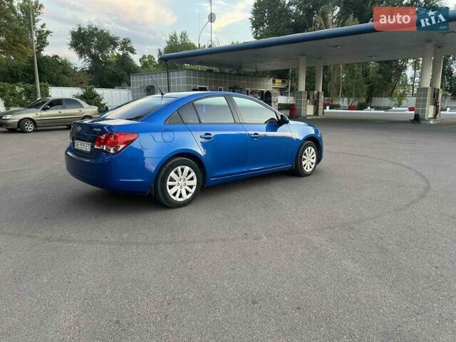 Синий Шевроле Круз, объемом двигателя 1.8 л и пробегом 127 тыс. км за 7500 $, фото 4 на Automoto.ua