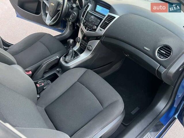 Синий Шевроле Круз, объемом двигателя 1.8 л и пробегом 127 тыс. км за 7500 $, фото 7 на Automoto.ua
