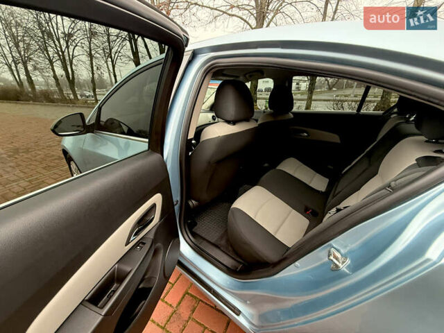 Синий Шевроле Круз, объемом двигателя 1.8 л и пробегом 249 тыс. км за 6500 $, фото 29 на Automoto.ua