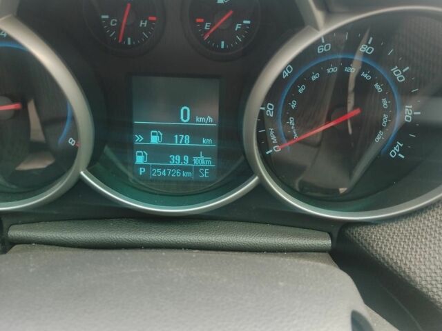 Синий Шевроле Круз, объемом двигателя 1.4 л и пробегом 260 тыс. км за 6400 $, фото 7 на Automoto.ua