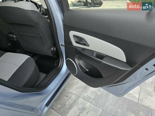 Синий Шевроле Круз, объемом двигателя 2 л и пробегом 127 тыс. км за 6950 $, фото 27 на Automoto.ua
