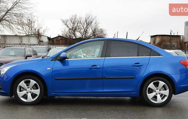 Синий Шевроле Круз, объемом двигателя 2 л и пробегом 160 тыс. км за 8999 $, фото 3 на Automoto.ua