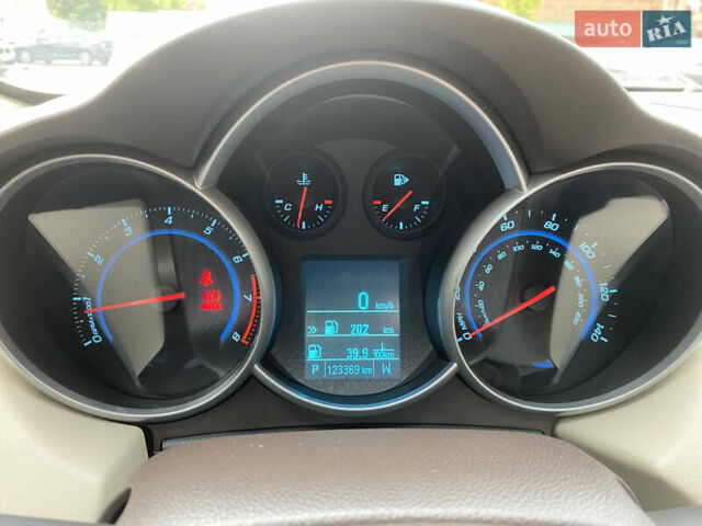 Синий Шевроле Круз, объемом двигателя 1.36 л и пробегом 123 тыс. км за 7500 $, фото 1 на Automoto.ua