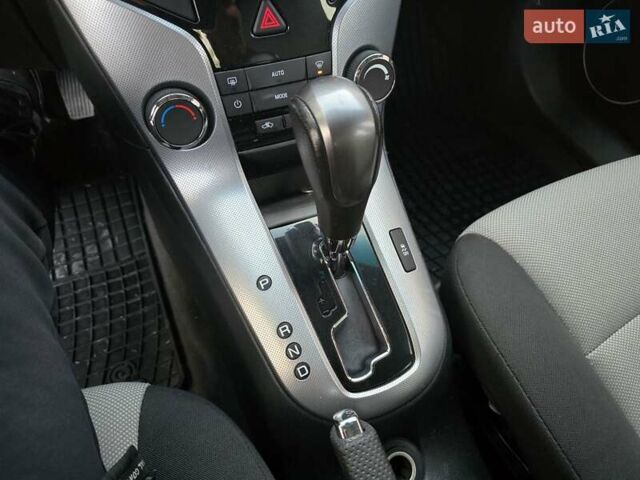 Синий Шевроле Круз, объемом двигателя 2 л и пробегом 127 тыс. км за 6950 $, фото 17 на Automoto.ua