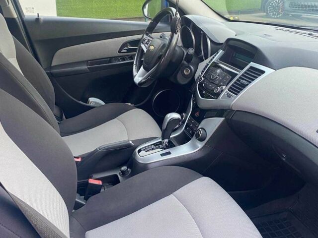 Синий Шевроле Круз, объемом двигателя 1.6 л и пробегом 155 тыс. км за 8300 $, фото 5 на Automoto.ua