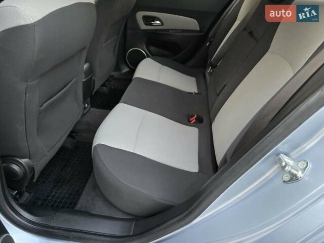 Синий Шевроле Круз, объемом двигателя 2 л и пробегом 127 тыс. км за 6950 $, фото 19 на Automoto.ua