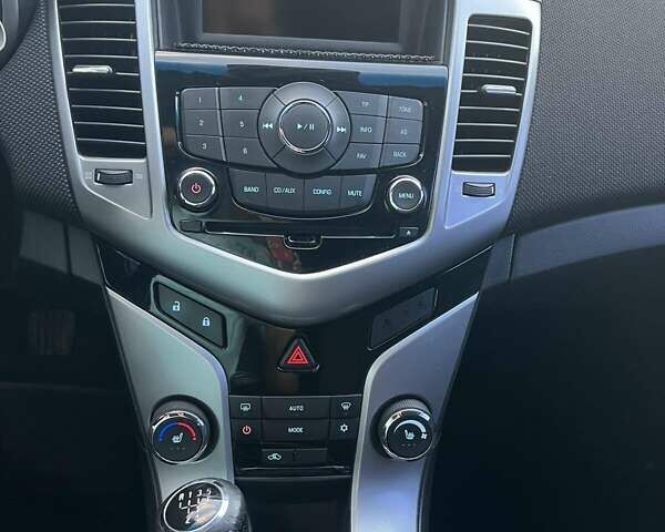 Синий Шевроле Круз, объемом двигателя 1.8 л и пробегом 127 тыс. км за 7500 $, фото 24 на Automoto.ua