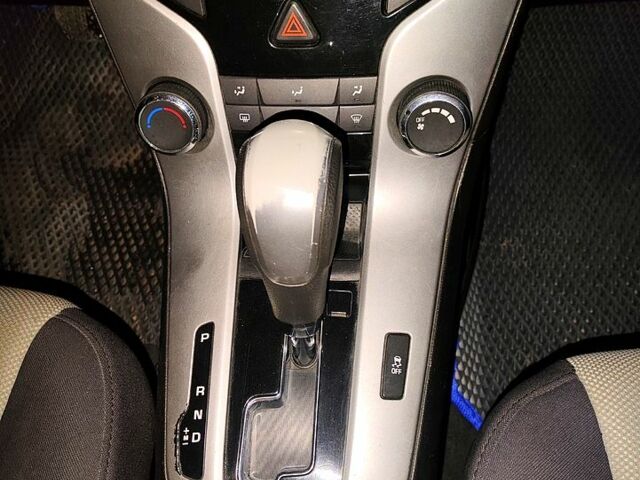 Синий Шевроле Круз, объемом двигателя 1.8 л и пробегом 240 тыс. км за 6700 $, фото 6 на Automoto.ua