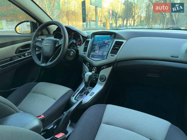 Синий Шевроле Круз, объемом двигателя 1.8 л и пробегом 258 тыс. км за 5699 $, фото 12 на Automoto.ua