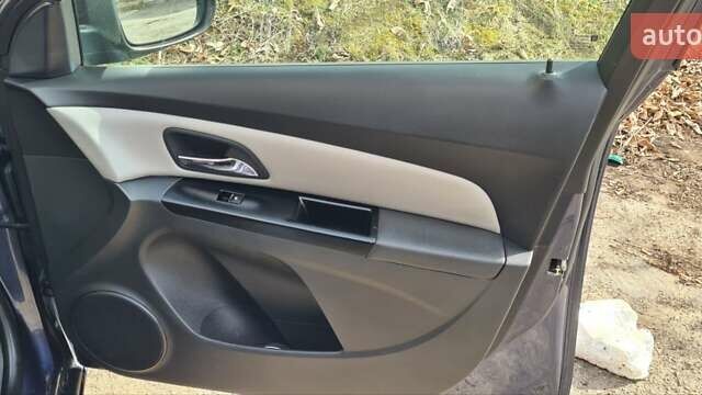 Синій Шевроле Круз, об'ємом двигуна 1.8 л та пробігом 170 тис. км за 6600 $, фото 11 на Automoto.ua