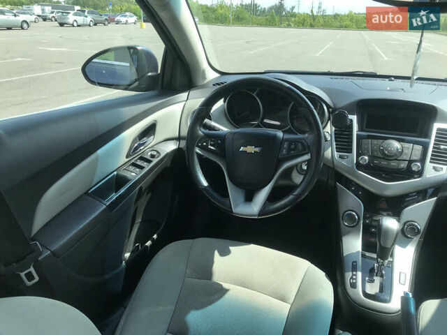 Синий Шевроле Круз, объемом двигателя 1.4 л и пробегом 230 тыс. км за 7500 $, фото 14 на Automoto.ua
