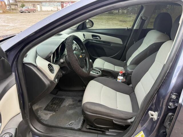 Синий Шевроле Круз, объемом двигателя 1.8 л и пробегом 212 тыс. км за 5600 $, фото 6 на Automoto.ua