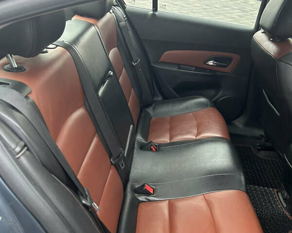 Синий Шевроле Круз, объемом двигателя 1.36 л и пробегом 280 тыс. км за 6500 $, фото 14 на Automoto.ua