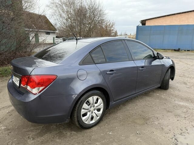 Синий Шевроле Круз, объемом двигателя 1.8 л и пробегом 212 тыс. км за 5600 $, фото 3 на Automoto.ua