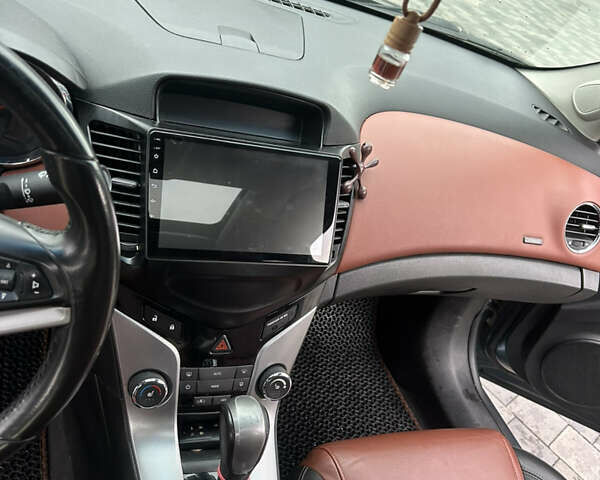 Синий Шевроле Круз, объемом двигателя 1.36 л и пробегом 280 тыс. км за 6500 $, фото 19 на Automoto.ua