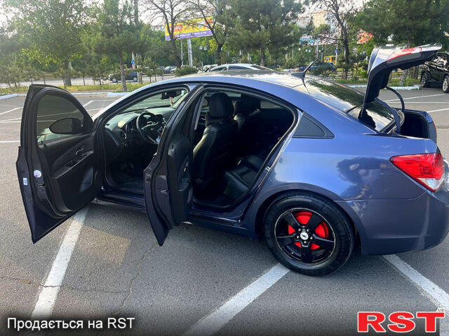 Синий Шевроле Круз, объемом двигателя 1.4 л и пробегом 228 тыс. км за 5500 $, фото 8 на Automoto.ua
