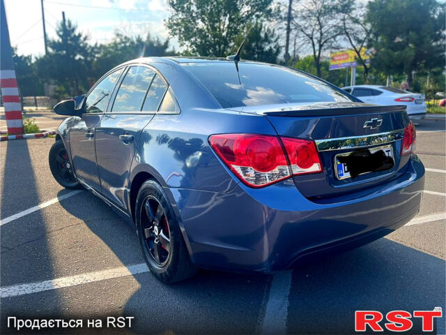 Синий Шевроле Круз, объемом двигателя 1.4 л и пробегом 228 тыс. км за 5500 $, фото 4 на Automoto.ua