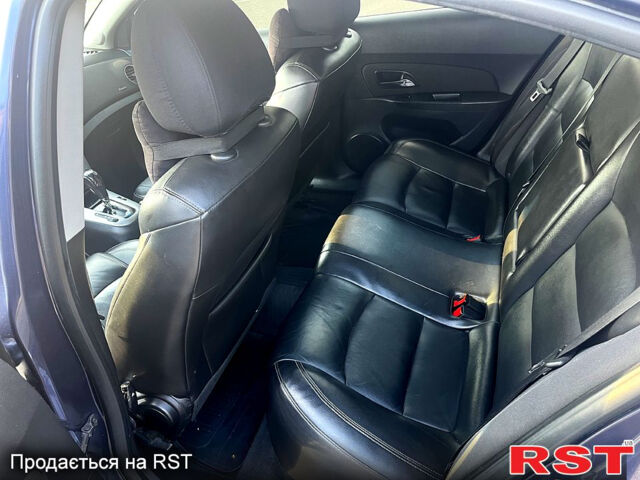 Синий Шевроле Круз, объемом двигателя 1.4 л и пробегом 228 тыс. км за 5500 $, фото 7 на Automoto.ua