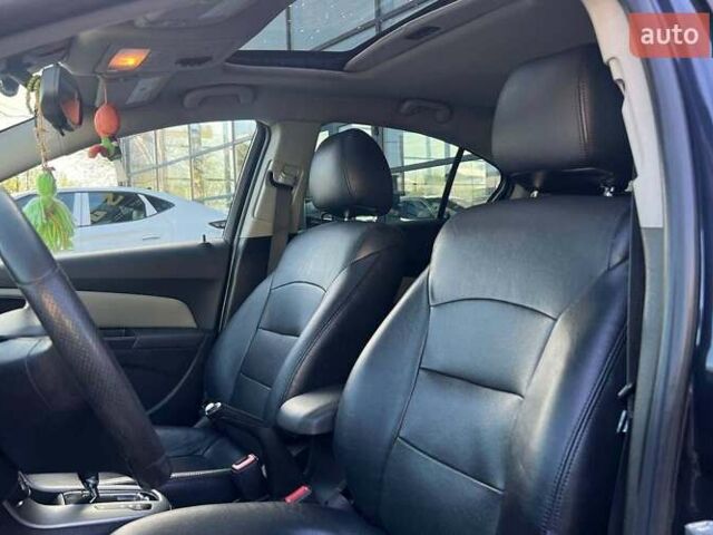 Синий Шевроле Круз, объемом двигателя 1.8 л и пробегом 125 тыс. км за 7500 $, фото 12 на Automoto.ua