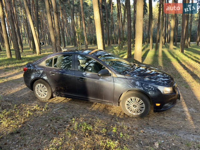 Синий Шевроле Круз, объемом двигателя 1.8 л и пробегом 161 тыс. км за 7500 $, фото 5 на Automoto.ua