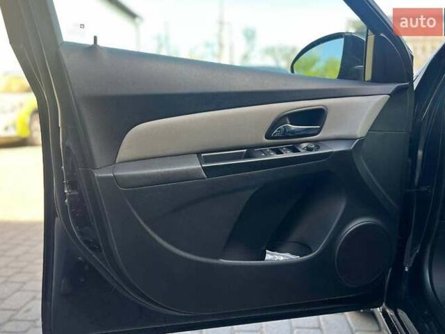 Синий Шевроле Круз, объемом двигателя 1.8 л и пробегом 125 тыс. км за 7500 $, фото 8 на Automoto.ua