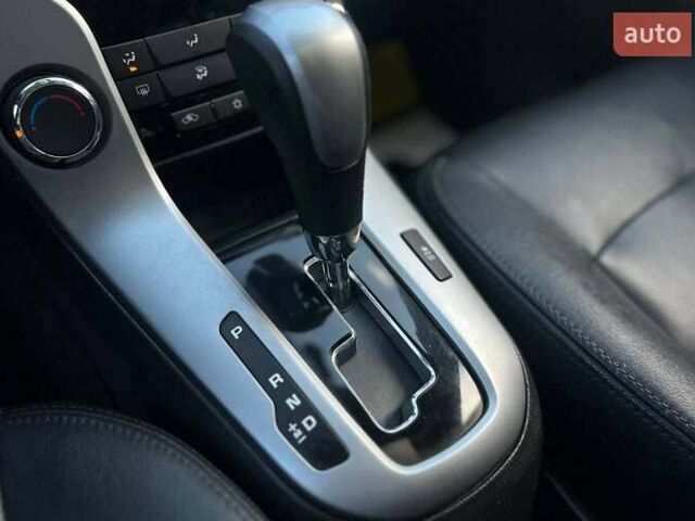 Синий Шевроле Круз, объемом двигателя 1.8 л и пробегом 125 тыс. км за 7500 $, фото 18 на Automoto.ua