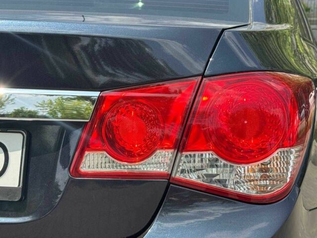 Синий Шевроле Круз, объемом двигателя 1.8 л и пробегом 136 тыс. км за 7200 $, фото 6 на Automoto.ua