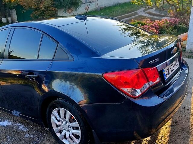 Синий Шевроле Круз, объемом двигателя 1.8 л и пробегом 192 тыс. км за 7500 $, фото 5 на Automoto.ua