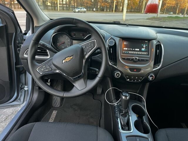 Синій Шевроле Круз, об'ємом двигуна 1.4 л та пробігом 176 тис. км за 9599 $, фото 5 на Automoto.ua