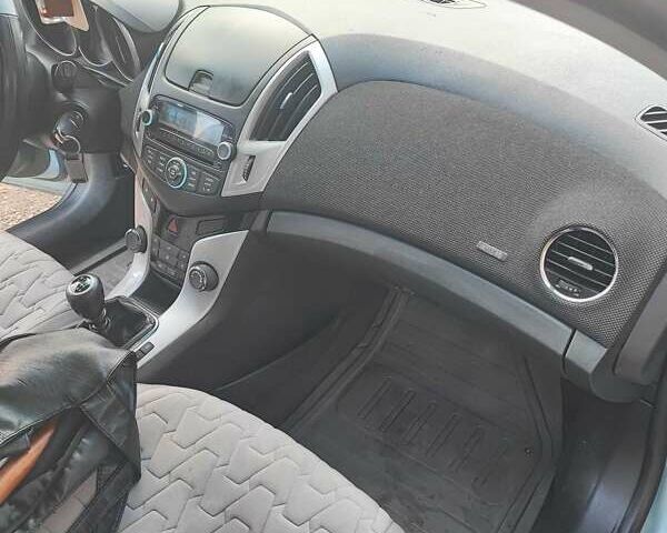 Синий Шевроле Круз, объемом двигателя 1.69 л и пробегом 212 тыс. км за 7500 $, фото 10 на Automoto.ua