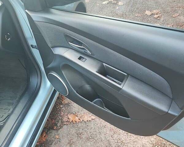 Синий Шевроле Круз, объемом двигателя 1.69 л и пробегом 212 тыс. км за 7500 $, фото 3 на Automoto.ua