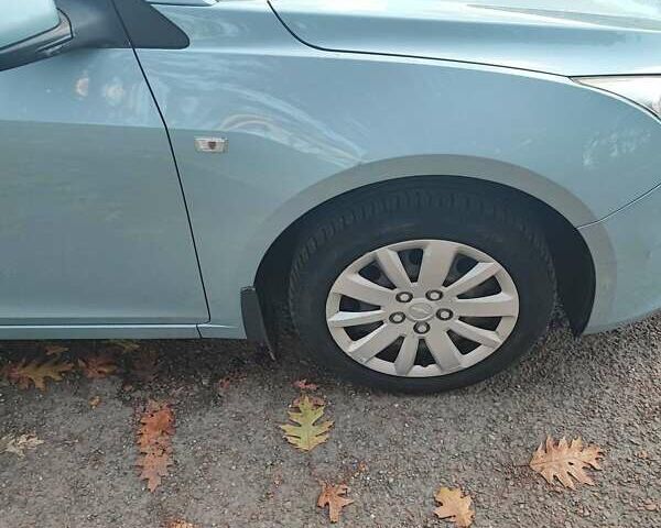 Синий Шевроле Круз, объемом двигателя 1.69 л и пробегом 212 тыс. км за 7500 $, фото 6 на Automoto.ua