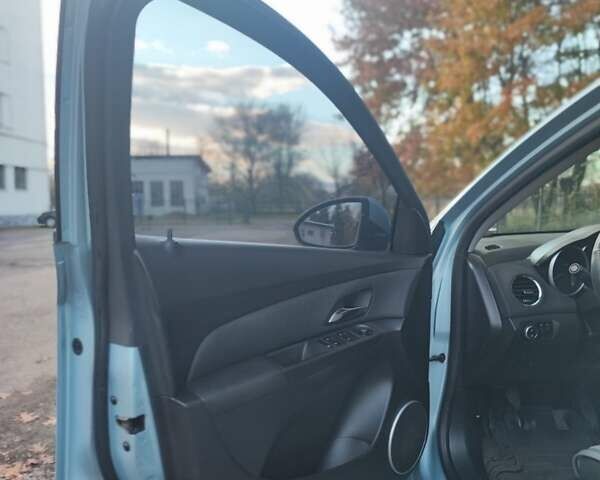 Синий Шевроле Круз, объемом двигателя 1.69 л и пробегом 212 тыс. км за 7500 $, фото 17 на Automoto.ua