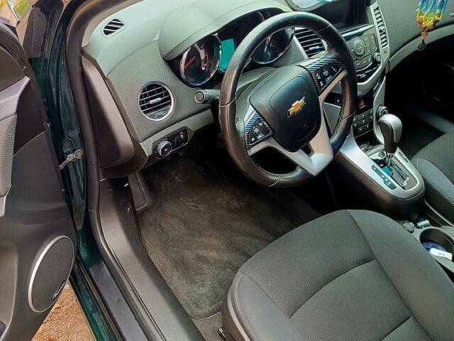 Зеленый Шевроле Круз, объемом двигателя 1.4 л и пробегом 177 тыс. км за 7500 $, фото 5 на Automoto.ua
