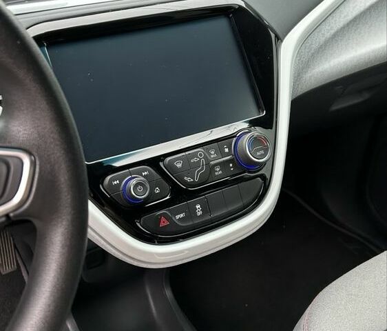 Білий Шевроле Інша, об'ємом двигуна 0 л та пробігом 74 тис. км за 18300 $, фото 2 на Automoto.ua