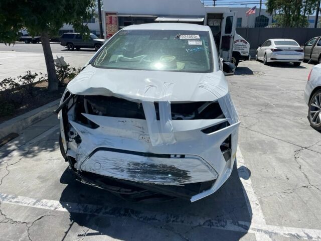 Белый Шевроле Другая, объемом двигателя 0 л и пробегом 75 тыс. км за 9000 $, фото 4 на Automoto.ua