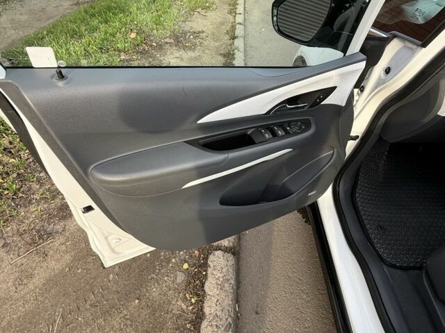 Белый Шевроле Другая, объемом двигателя 2 л и пробегом 59 тыс. км за 18300 $, фото 11 на Automoto.ua