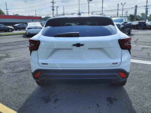 Білий Шевроле Інша, об'ємом двигуна 1.2 л та пробігом 8 тис. км за 10000 $, фото 4 на Automoto.ua