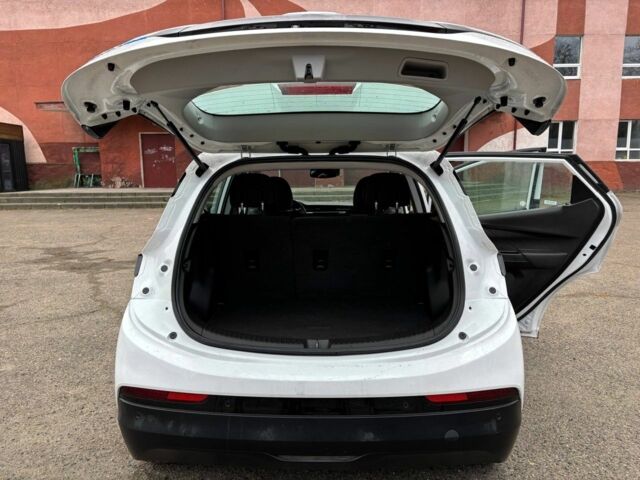 Белый Шевроле Другая, объемом двигателя 0 л и пробегом 37 тыс. км за 18500 $, фото 10 на Automoto.ua