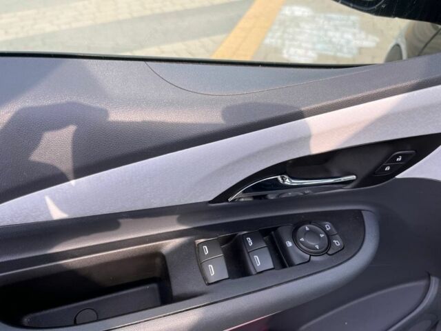 Черный Шевроле Другая, объемом двигателя 0 л и пробегом 98 тыс. км за 17500 $, фото 4 на Automoto.ua