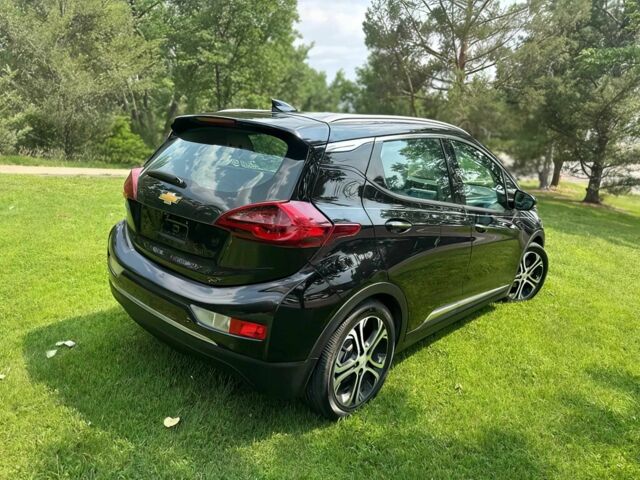 Черный Шевроле Другая, объемом двигателя 0 л и пробегом 38 тыс. км за 10000 $, фото 3 на Automoto.ua