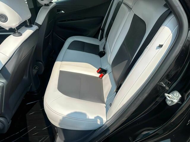 Черный Шевроле Другая, объемом двигателя 0 л и пробегом 38 тыс. км за 10000 $, фото 10 на Automoto.ua